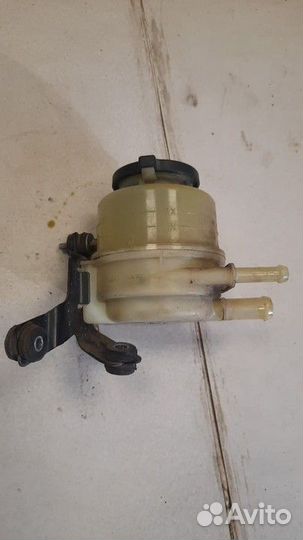 Бачок гидроусилителя Toyota Camry