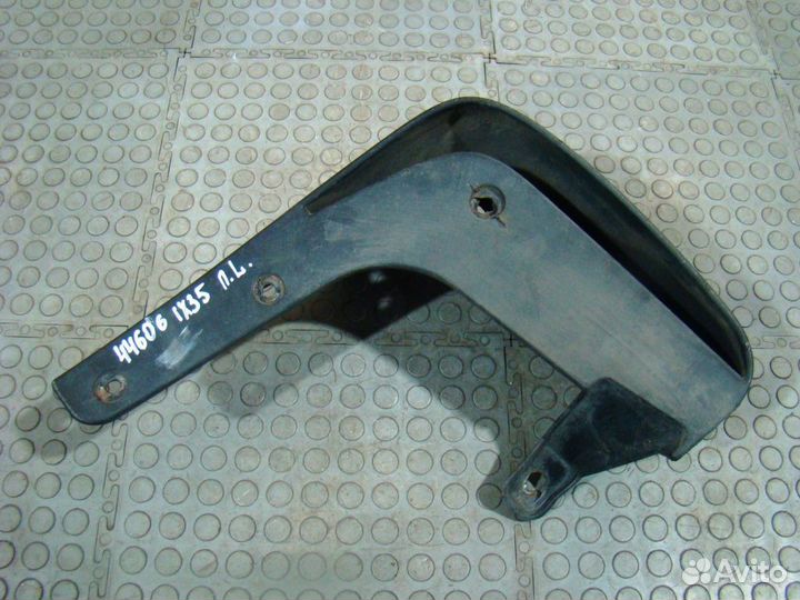 Hyundai ix35 Брызговик передний левый