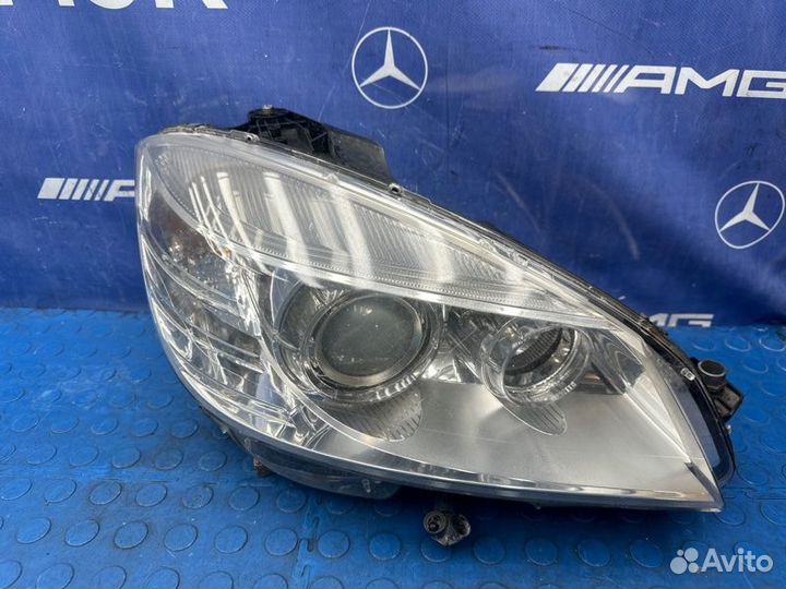 Фара передняя правая Mercedes C200 W204 271.950