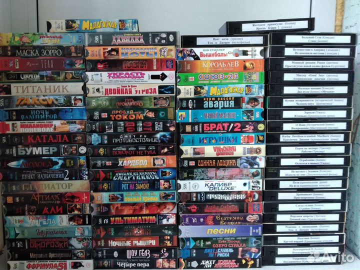 Видео кассеты 107 штук. Жанры разные
