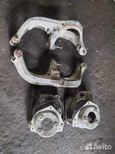 Кулак передний опора рычаг peugeot 407