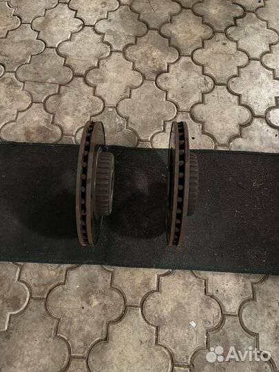 Тормозные диски перед Mercedes w205 (2020)