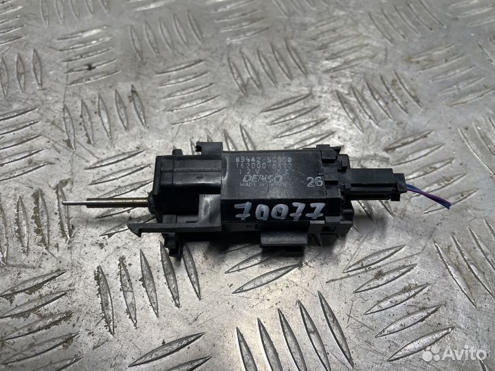 Механизм регулировки ремня безопасности Lexus LS