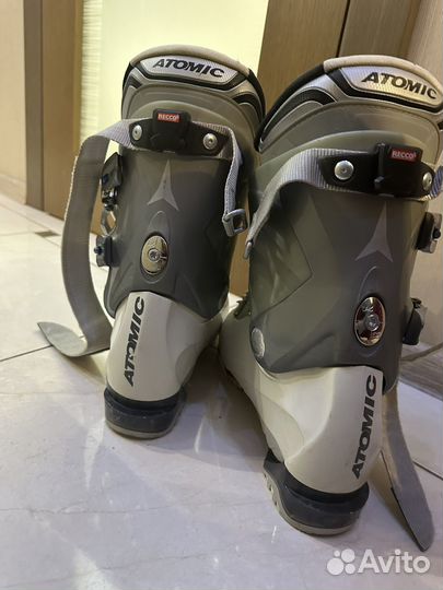 Горнолыжные ботинки atomic 24,5 (25)
