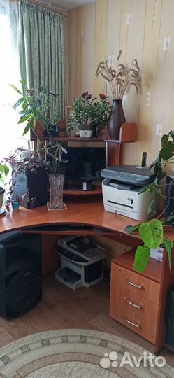 Компьютерный стол