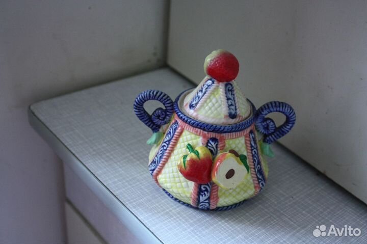 Посуда, стаканы, чайник и др