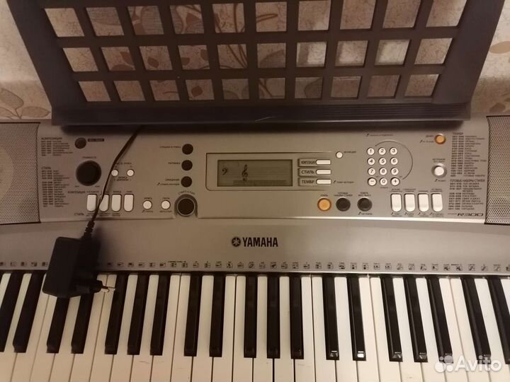 Синтезатор Yamaha psr R 300