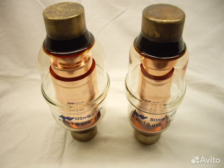 Конденсатор вакуумный К61-1