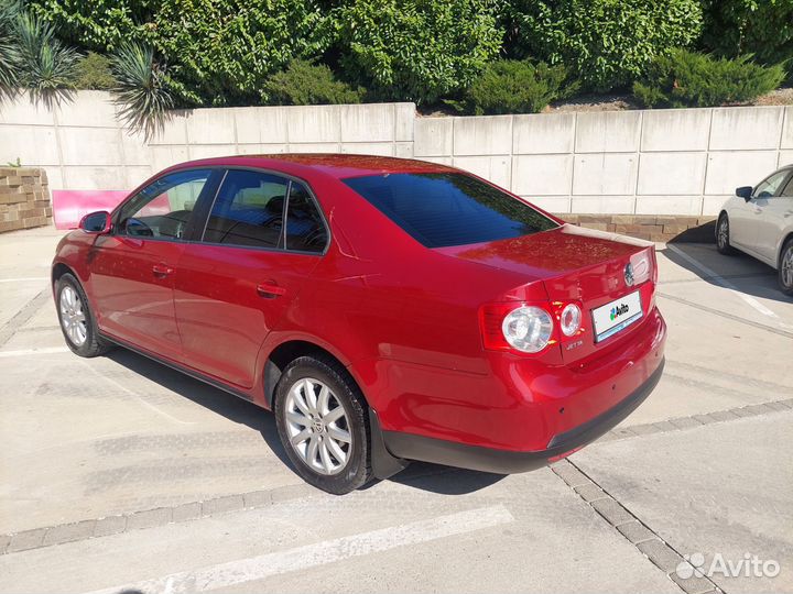 Volkswagen Jetta 1.6 AT, 2009, 100 000 км