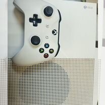 Игровая приставкаxbox ONE S 1681