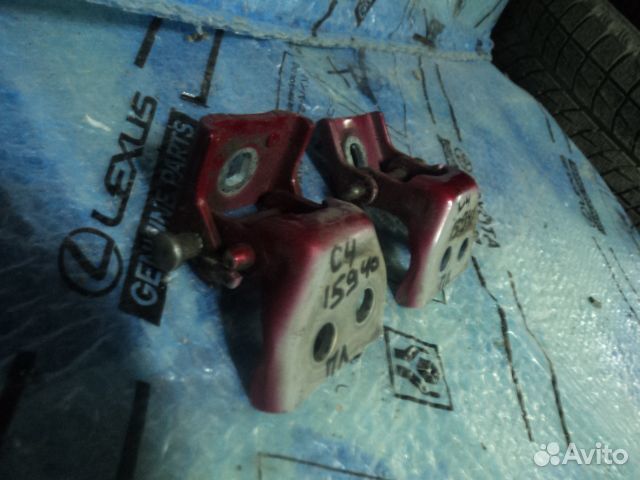 Петля передняя левая Citroen C4 1 Ситроен Ц4 2009