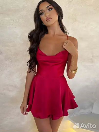 Платье вечернее атласное с открытой спиной