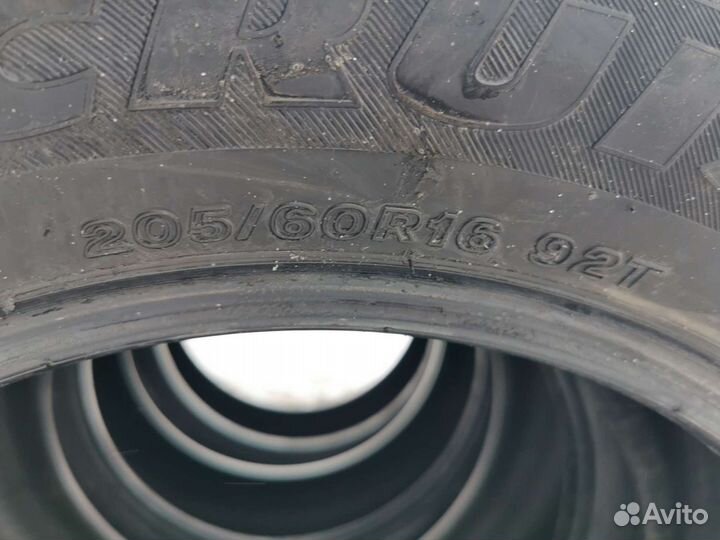 Bridgestone Ice Cruiser 7000 205/60 R16 92T