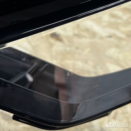 Уцененное стекло для фары Skoda Karoq (2017-2022)