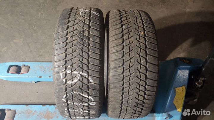 Goodyear UltraGrip Performance 2 225/40 R18 92V