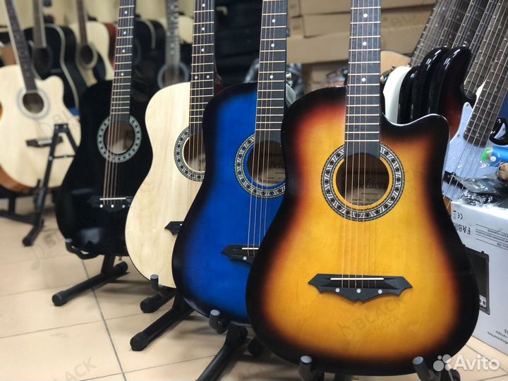 Гитара новая цвет желтый с черной окантовкой