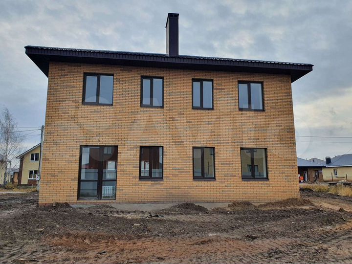 Коттедж 202 м² на участке 8 сот.