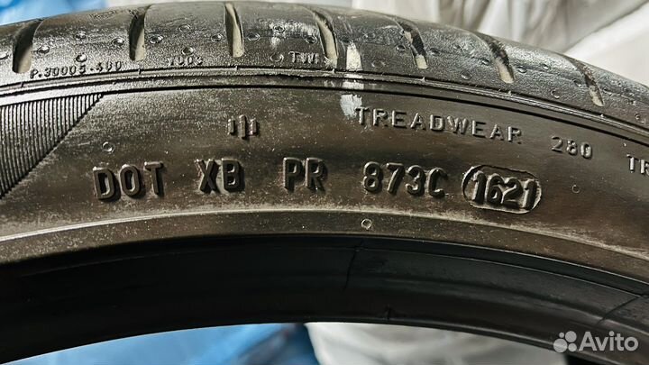 Pirelli P Zero 275/35 R22 104Y