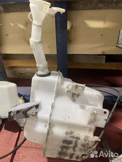 Бачок омывателя Mitsubishi Lancer 10