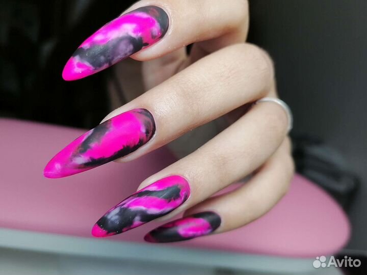 Маникюр педикюр