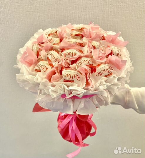 Сладкие букеты из Рафаэлло под заказ