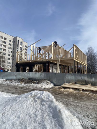 Бригада строителей