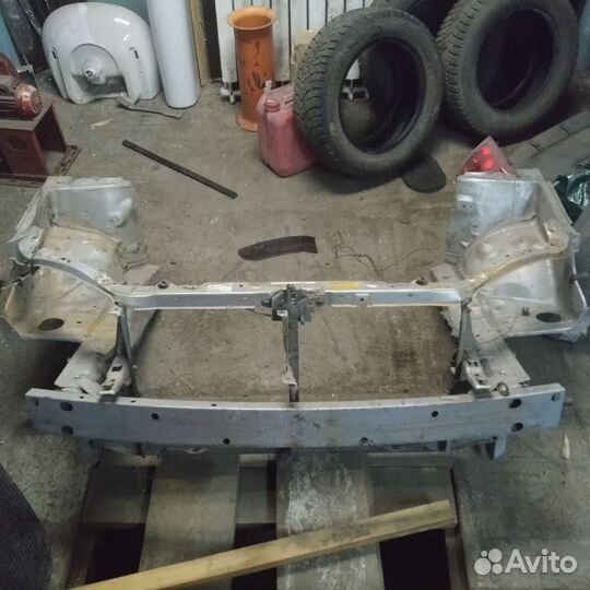 Рамка радиатора Toyota corolla е120