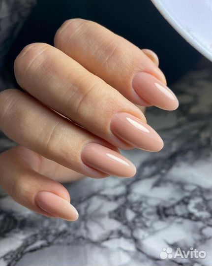 Модель на маникюр