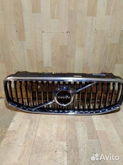 Решетка радиатора Volvo