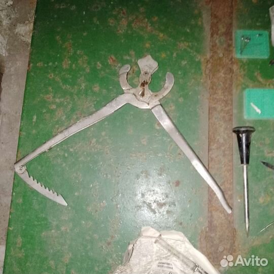 Инструменты для ухода и лечения животных