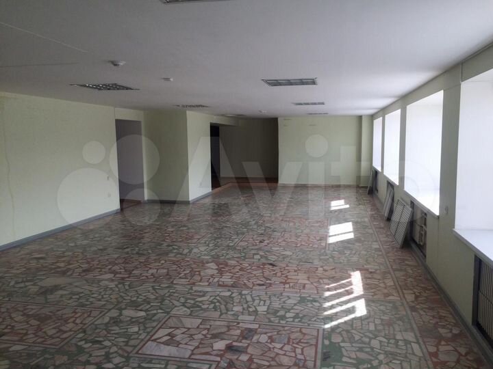 Продам помещение свободного назначения, 318 м²