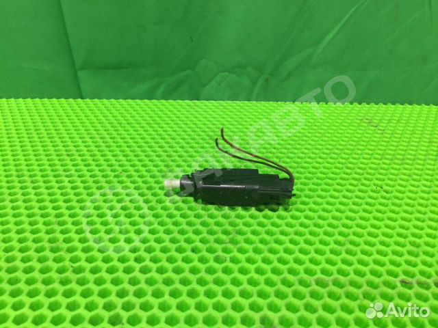 Выключатель стоп-сигнала Mercedes-Benz S W220