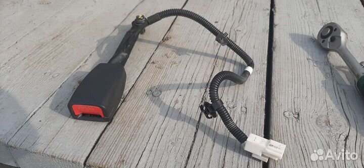 Kia Rio 3 замок ремня безопасности левый