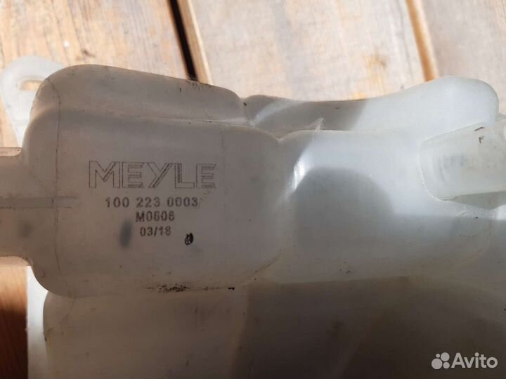 Расширительный бачок audi A6 (C6)