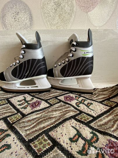 Коньки хоккейные Larsen Light новые