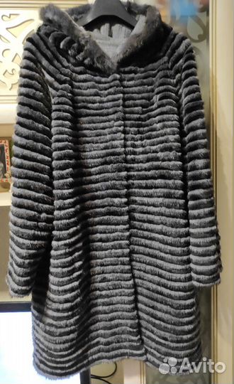 Шубка с капюшоном большой размер