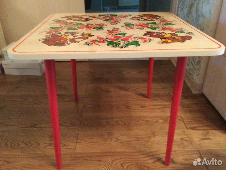 Детский столик и стул