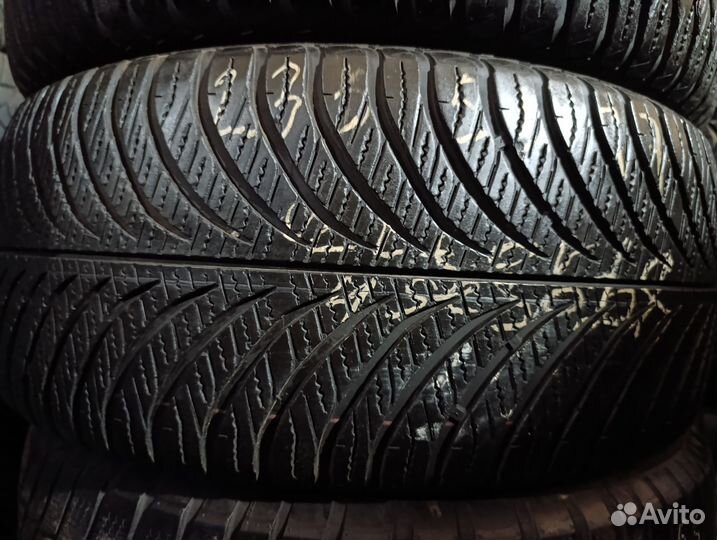 Goodyear Vector 4Seasons 235/55 R17