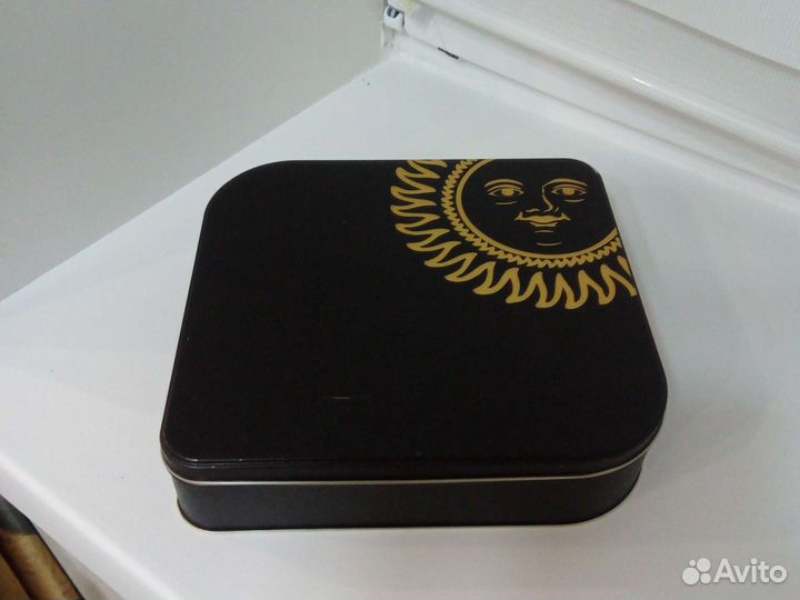 Банка металлическая для хранения