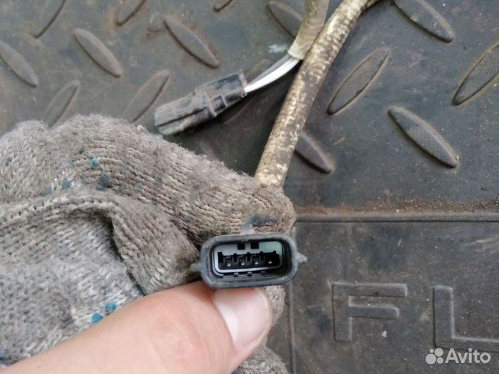 Датчик кислорода Renault Fluence 2010 года