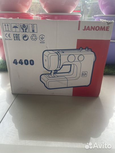 Швейная машина Janome 4400