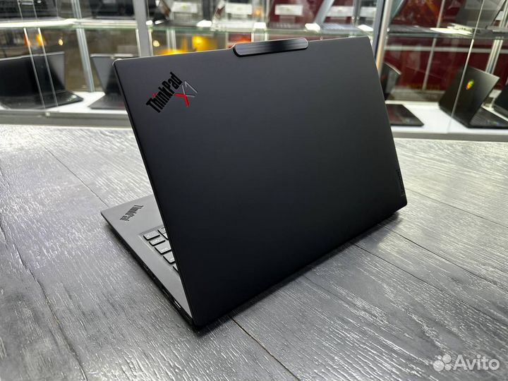 Новый ноутбук Lenovo ThinkPad X1 Carbon Gen 12 u7