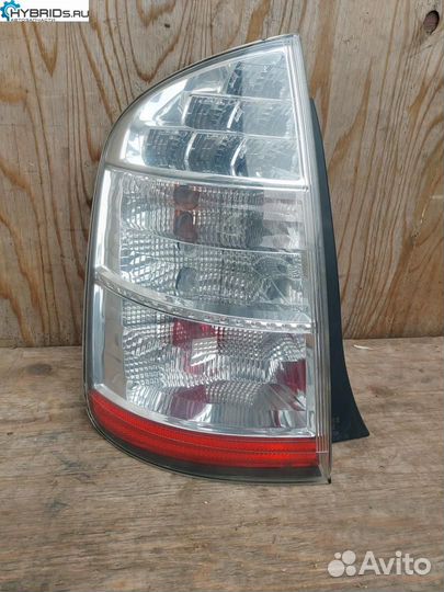 Фонарь задний левый Toyota Prius 2 NHW20
