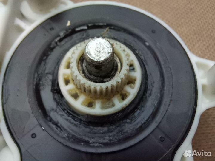 Моторчик стеклоподъемника передний левый Гольф 4