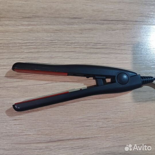 Выпрямитель для волос Erika