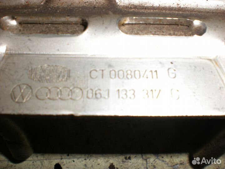 Топливная рампа (рейка) Audi A4 B8