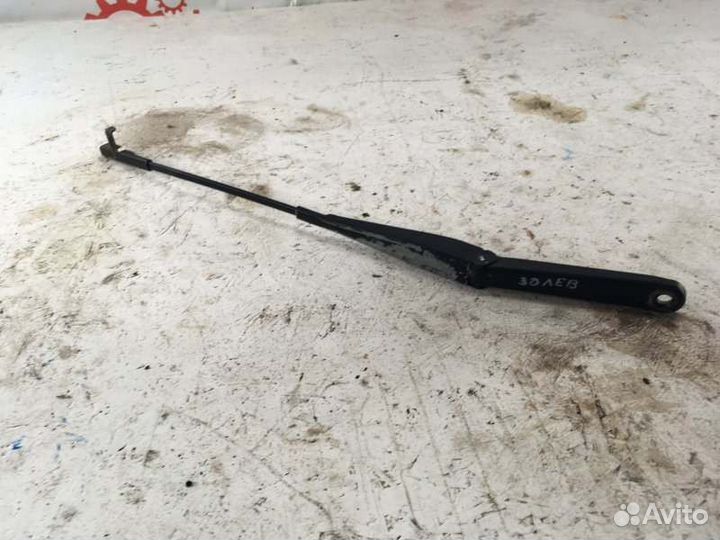 Поводок дворника левый Ford Focus 2 хэтчбэк 1.6