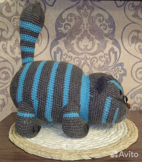 Вязаный кот чеширский