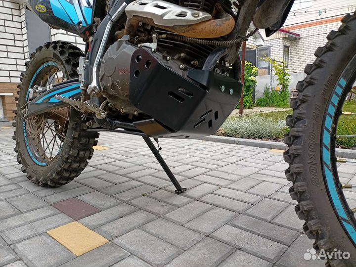 Защита двигателя Regulmoto CR-Z300, ZR-250; GR-8