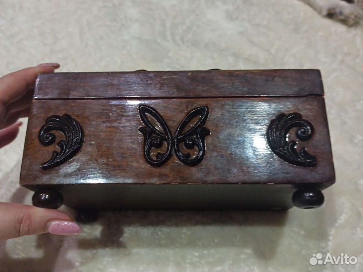 Деревянная шкатулка, в хорошем состоянии